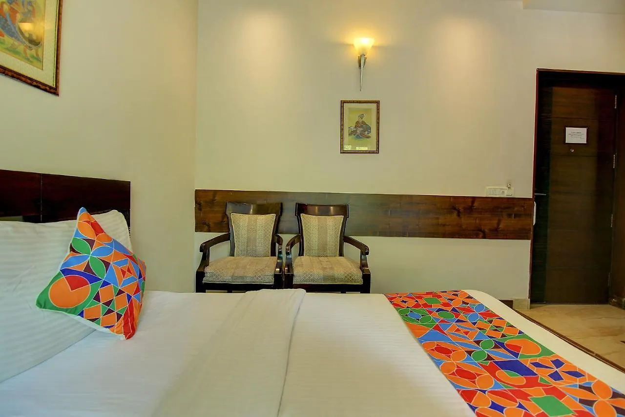 גורגאון Fabhotel Phoenix Hospitality 3*,