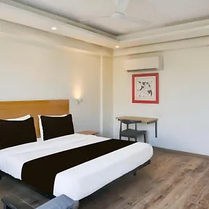 Hotel Townhouse Sector 57 Near Hong Kong Bazaar, Gurgaon